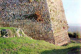 aghin10.jpg (16963 byte)