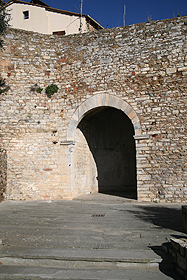 La Portas a Mare della cinta cittadina
