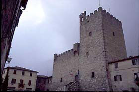 castellina3.jpg (11391 byte)